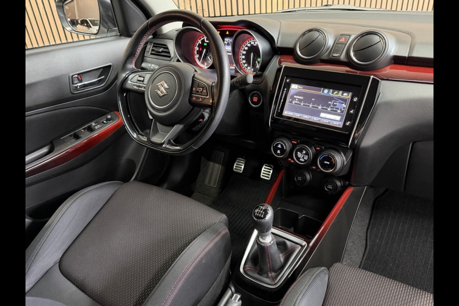 Suzuki Swift 1.4 Sport Smart Hybrid Navi | 17" | Carplay | Camera | Stoelverwarming | ACC | Dodehoek | 100% Elk jaar Suzuki Dealer onderhouden!