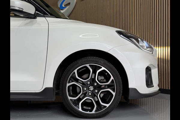 Suzuki Swift 1.4 Sport Smart Hybrid Navi | 17" | Carplay | Camera | Stoelverwarming | ACC | Dodehoek | 100% Elk jaar Suzuki Dealer onderhouden!