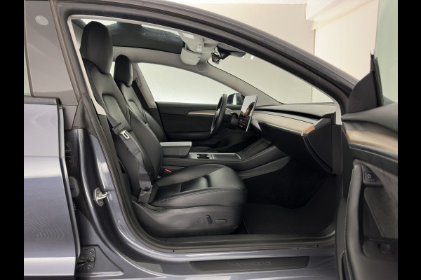 Tesla Model 3 RWD 60 kWh [3-Fase-11kW] {SoH-88%} (INCL-BTW) Aut. *PANO | AUTOPILOT | LEATHER | KEYLESS | FULL-LED | MEMORY-PACK | TOPVIEW | DAB | CARPLAY | DIGI-COCKPIT | LANE-ASSIST | HEATED-COMFORTSEATS | 18"ALU*