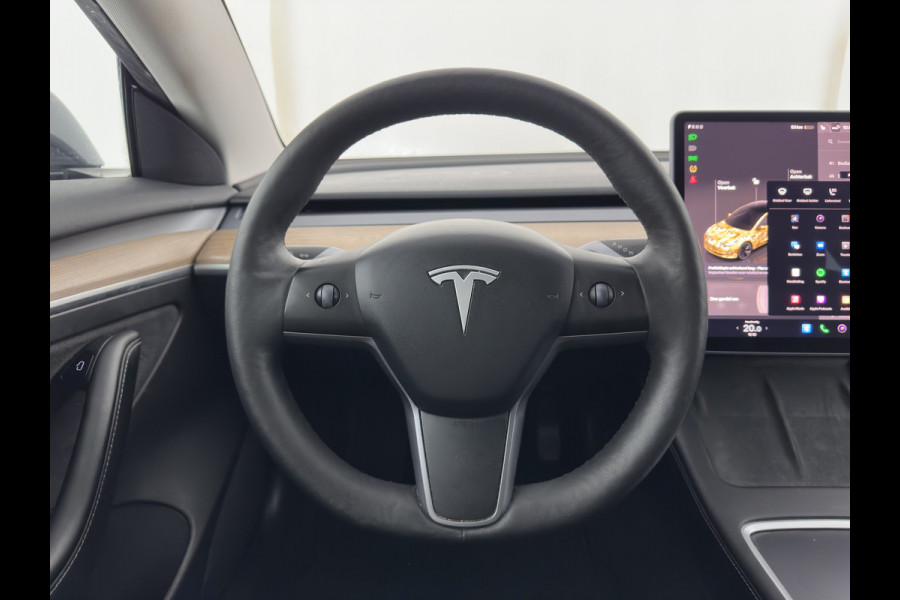 Tesla Model 3 RWD 60 kWh [3-Fase-11kW] {SoH-88%} (INCL-BTW) Aut. *PANO | AUTOPILOT | LEATHER | KEYLESS | FULL-LED | MEMORY-PACK | TOPVIEW | DAB | CARPLAY | DIGI-COCKPIT | LANE-ASSIST | HEATED-COMFORTSEATS | 18"ALU*
