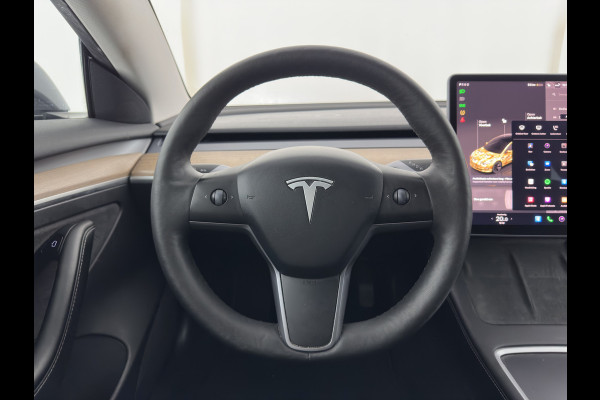 Tesla Model 3 RWD 60 kWh [3-Fase-11kW] {SoH-88%} (INCL-BTW) Aut. *PANO | AUTOPILOT | LEATHER | KEYLESS | FULL-LED | MEMORY-PACK | TOPVIEW | DAB | CARPLAY | DIGI-COCKPIT | LANE-ASSIST | HEATED-COMFORTSEATS | 18"ALU*