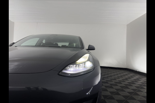 Tesla Model 3 RWD 60 kWh [3-Fase-11kW] {SoH-88%} (INCL-BTW) Aut. *PANO | AUTOPILOT | LEATHER | KEYLESS | FULL-LED | MEMORY-PACK | TOPVIEW | DAB | CARPLAY | DIGI-COCKPIT | LANE-ASSIST | HEATED-COMFORTSEATS | 18"ALU*