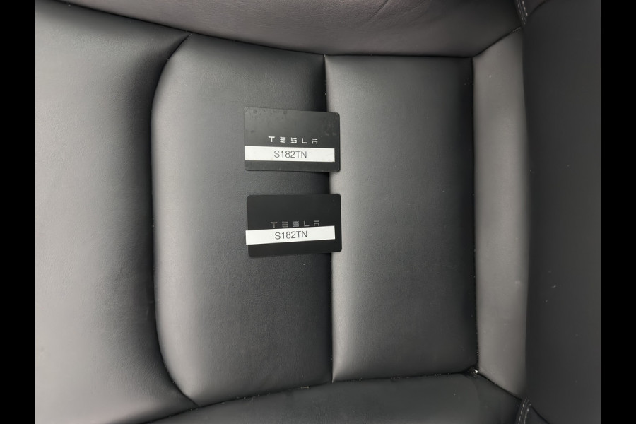 Tesla Model 3 RWD 60 kWh [3-Fase-11kW] {SoH-88%} (INCL-BTW) Aut. *PANO | AUTOPILOT | LEATHER | KEYLESS | FULL-LED | MEMORY-PACK | TOPVIEW | DAB | CARPLAY | DIGI-COCKPIT | LANE-ASSIST | HEATED-COMFORTSEATS | 18"ALU*