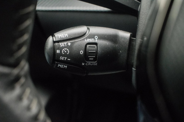 Peugeot e-208 EV Active Pack 50 kWh SOH 92% NL-auto [ 1e Eigenaar Carplay LED Parkeersensoren 16 Inch Velgen Cruise Control ]