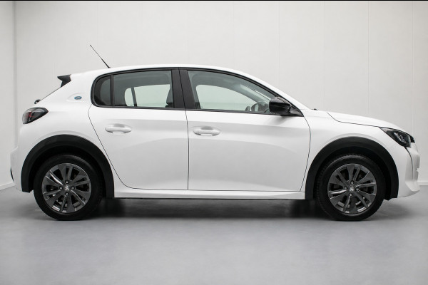Peugeot e-208 EV Active Pack 50 kWh SOH 92% NL-auto [ 1e Eigenaar Carplay LED Parkeersensoren 16 Inch Velgen Cruise Control ]