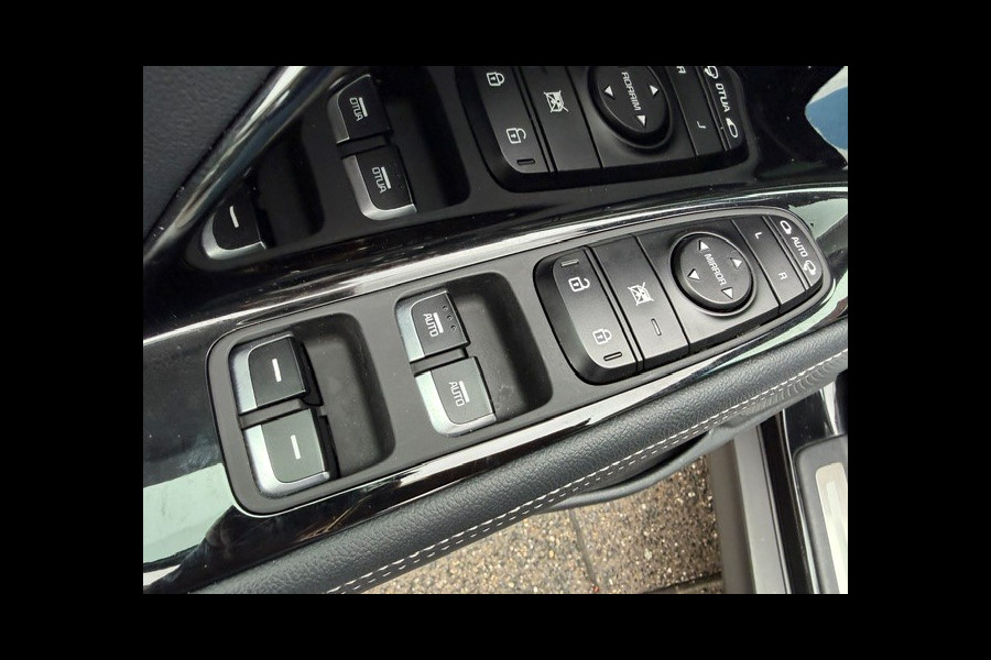Kia e-Niro DynamicPlusLine 64 kWh AIRCO I NAV I LEDER INERIEUR I OPEN DAK I 1e EIGENAAR I COMPLETE ONDERHOUDSHISTORIE I SOH 95,3% MET 12 MAANDEN ALL-IN GARANTIE