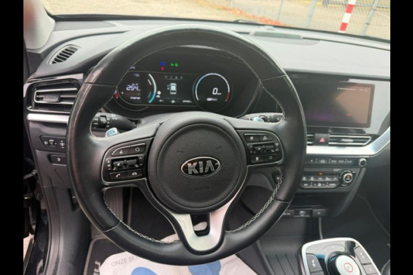 Kia e-Niro DynamicPlusLine 64 kWh AIRCO I NAV I LEDER INERIEUR I OPEN DAK I 1e EIGENAAR I COMPLETE ONDERHOUDSHISTORIE I SOH 95,3% MET 12 MAANDEN ALL-IN GARANTIE