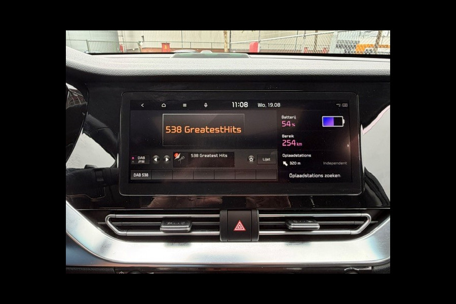 Kia e-Niro DynamicPlusLine 64 kWh AIRCO I NAV I LEDER INERIEUR I OPEN DAK I 1e EIGENAAR I COMPLETE ONDERHOUDSHISTORIE I SOH 95,3% MET 12 MAANDEN ALL-IN GARANTIE
