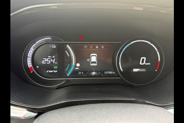 Kia e-Niro DynamicPlusLine 64 kWh AIRCO I NAV I LEDER INERIEUR I OPEN DAK I 1e EIGENAAR I COMPLETE ONDERHOUDSHISTORIE I SOH 95,3% MET 12 MAANDEN ALL-IN GARANTIE