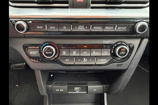 Kia e-Niro DynamicPlusLine 64 kWh AIRCO I NAV I LEDER INERIEUR I OPEN DAK I 1e EIGENAAR I COMPLETE ONDERHOUDSHISTORIE I SOH 95,3% MET 12 MAANDEN ALL-IN GARANTIE