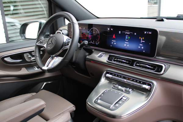 Mercedes-Benz V-Klasse 300d / XXL / AMG / Exclusive / 4-Matic / 7-Pers / Luchtv / Elec Stoelen / Burmester / NIEUWSTAAT
