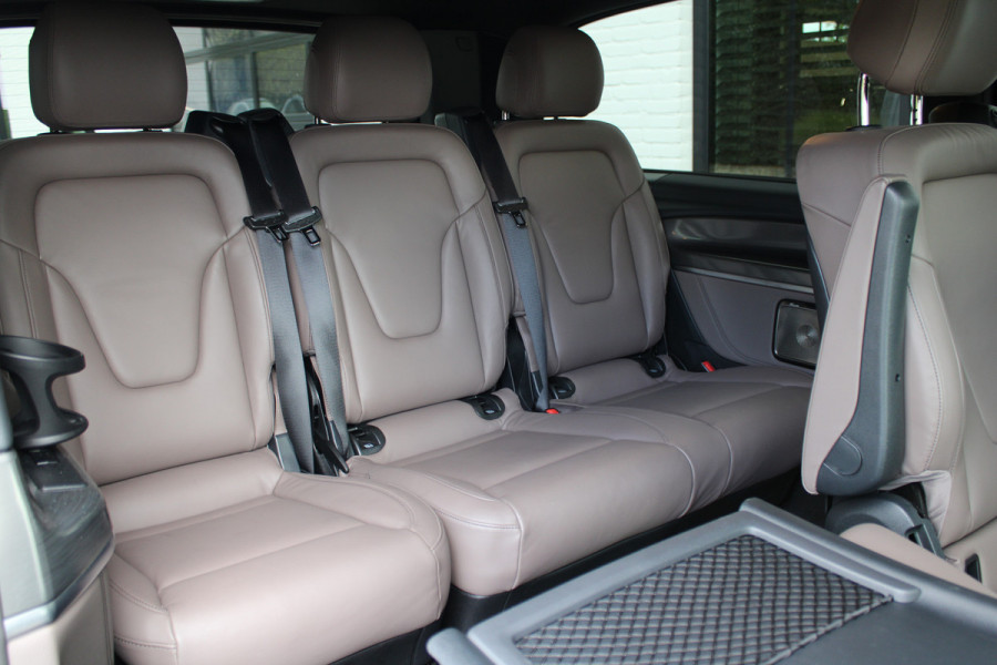 Mercedes-Benz V-Klasse 300d / XXL / AMG / Exclusive / 4-Matic / 7-Pers / Luchtv / Elec Stoelen / Burmester / NIEUWSTAAT