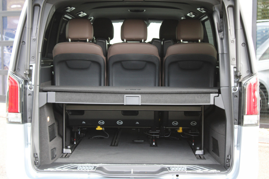 Mercedes-Benz V-Klasse 300d / XXL / AMG / Exclusive / 4-Matic / 7-Pers / Luchtv / Elec Stoelen / Burmester / NIEUWSTAAT