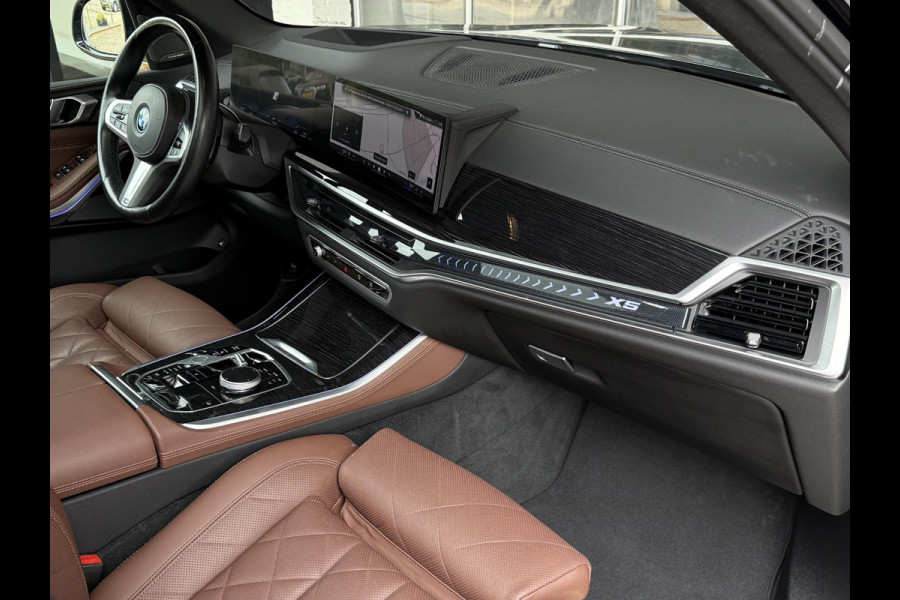 BMW X5 xDrive50e M SPORT | PANORAMA | HARMAN KARDON | DRIVING ASS. PROFF | TREKHAAK | COMFORT STOELEN |