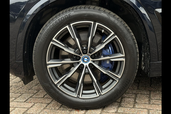 BMW X5 xDrive50e M SPORT | PANORAMA | HARMAN KARDON | DRIVING ASS. PROFF | TREKHAAK | COMFORT STOELEN |
