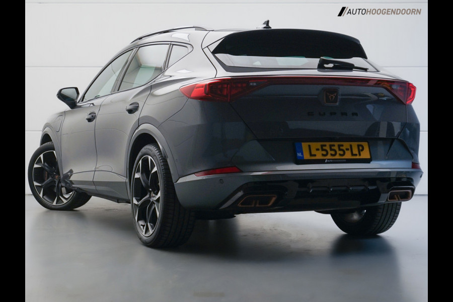 CUPRA Formentor 1.4 e-Hybrid VZ Performance 245pk (APPLE CARPLAY,PANORAMADAK,SFEERVERLICHTING,STUUR-STOELVERWARMING,TREKHAAK)