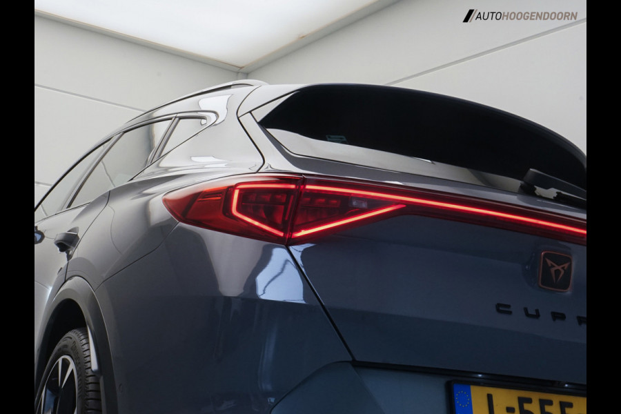 CUPRA Formentor 1.4 e-Hybrid VZ Performance 245pk (APPLE CARPLAY,PANORAMADAK,SFEERVERLICHTING,STUUR-STOELVERWARMING,TREKHAAK)