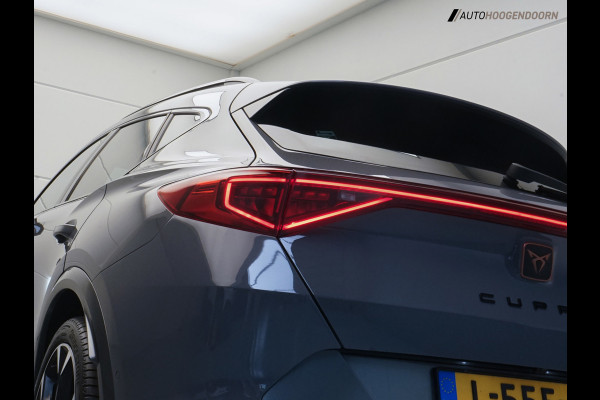 CUPRA Formentor 1.4 e-Hybrid VZ Performance 245pk (APPLE CARPLAY,PANORAMADAK,SFEERVERLICHTING,STUUR-STOELVERWARMING,TREKHAAK)