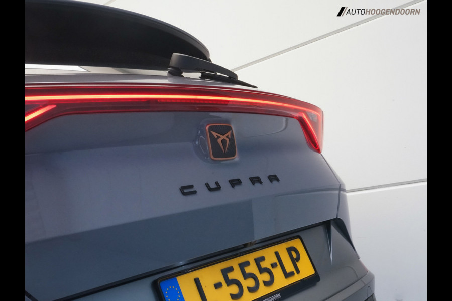 CUPRA Formentor 1.4 e-Hybrid VZ Performance 245pk (APPLE CARPLAY,PANORAMADAK,SFEERVERLICHTING,STUUR-STOELVERWARMING,TREKHAAK)