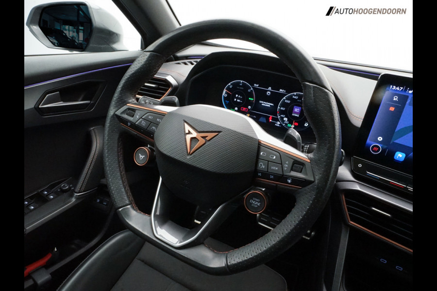 CUPRA Formentor 1.4 e-Hybrid VZ Performance 245pk (APPLE CARPLAY,PANORAMADAK,SFEERVERLICHTING,STUUR-STOELVERWARMING,TREKHAAK)