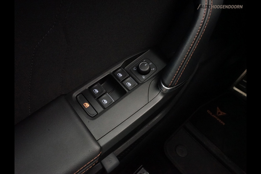 CUPRA Formentor 1.4 e-Hybrid VZ Performance 245pk (APPLE CARPLAY,PANORAMADAK,SFEERVERLICHTING,STUUR-STOELVERWARMING,TREKHAAK)