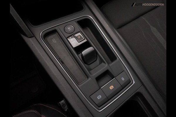 CUPRA Formentor 1.4 e-Hybrid VZ Performance 245pk (APPLE CARPLAY,PANORAMADAK,SFEERVERLICHTING,STUUR-STOELVERWARMING,TREKHAAK)