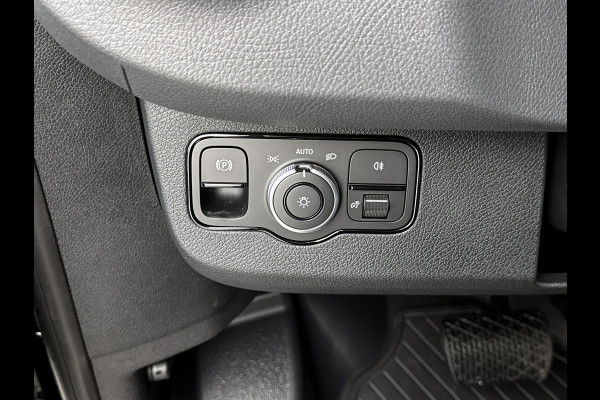 Mercedes-Benz Sprinter 319 1.9 CDI L2H2 Pro Navigatie Parkeerpakket Stoelverwarming Trekhaak Led high performance