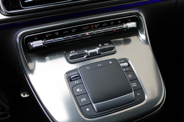 Mercedes-Benz V-Klasse 300d / XXL / AMG / Exclusive / 4-Matic / 7-Pers / Luchtv / Elec Stoelen / Burmester / NIEUWSTAAT
