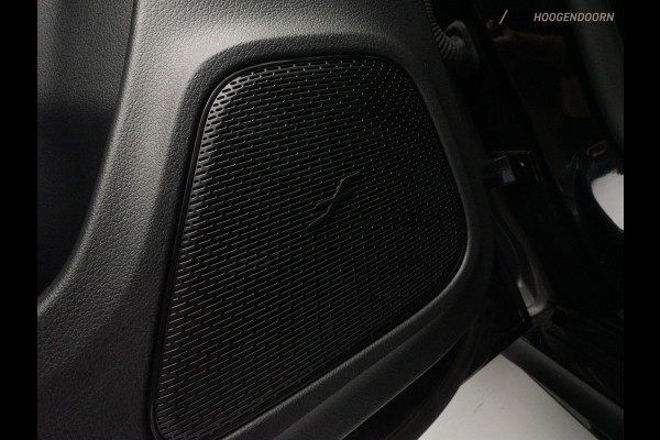 Mercedes-Benz CLA-Klasse Shooting Brake 180 Business Solution AMG (PANORAMA-SCHUIFDAK,SFEERVERLICHTING,,ALCANTARA,STOELVERWARMING)
