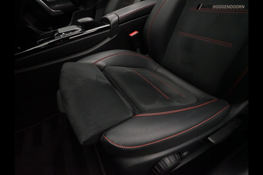 Mercedes-Benz CLA-Klasse Shooting Brake 180 Business Solution AMG (PANORAMA-SCHUIFDAK,SFEERVERLICHTING,,ALCANTARA,STOELVERWARMING)