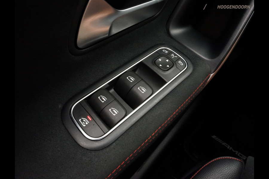 Mercedes-Benz CLA-Klasse Shooting Brake 180 Business Solution AMG (PANORAMA-SCHUIFDAK,SFEERVERLICHTING,,ALCANTARA,STOELVERWARMING)