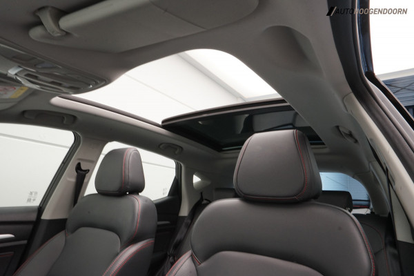 MG ZS EV Long Range Luxury Sport 70 kWh (APPLE CARPLAY,PANORAMADAK,ELEKTRISCHE STOELEN,CAMERA,ADAPTIVE CRUISE,NAVIGATIE,LED)