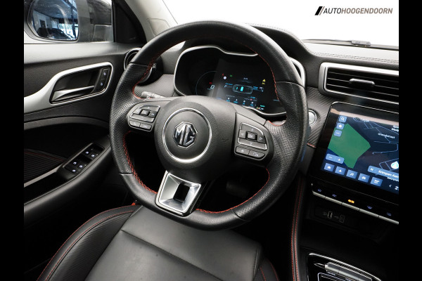 MG ZS EV Long Range Luxury Sport 70 kWh (APPLE CARPLAY,PANORAMADAK,ELEKTRISCHE STOELEN,CAMERA,ADAPTIVE CRUISE,NAVIGATIE,LED)