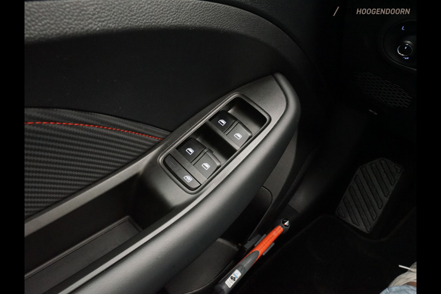 MG ZS EV Long Range Luxury Sport 70 kWh (APPLE CARPLAY,PANORAMADAK,ELEKTRISCHE STOELEN,CAMERA,ADAPTIVE CRUISE,NAVIGATIE,LED)