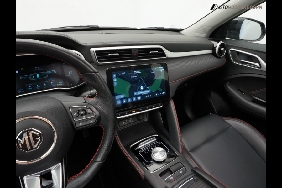 MG ZS EV Long Range Luxury Sport 70 kWh (APPLE CARPLAY,PANORAMADAK,ELEKTRISCHE STOELEN,CAMERA,ADAPTIVE CRUISE,NAVIGATIE,LED)