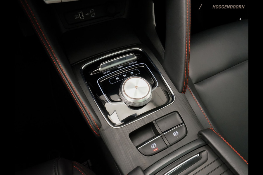MG ZS EV Long Range Luxury Sport 70 kWh (APPLE CARPLAY,PANORAMADAK,ELEKTRISCHE STOELEN,CAMERA,ADAPTIVE CRUISE,NAVIGATIE,LED)