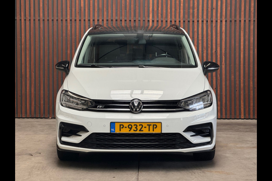 Volkswagen Touran 1.5 TSI AUT. Comfortline Business 7p NAVI-PANO-PDC-CAMERA-STOELVERW. -TREKHAAK
