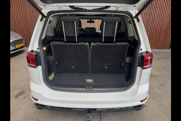 Volkswagen Touran 1.5 TSI AUT. Comfortline Business 7p NAVI-PANO-PDC-CAMERA-STOELVERW. -TREKHAAK