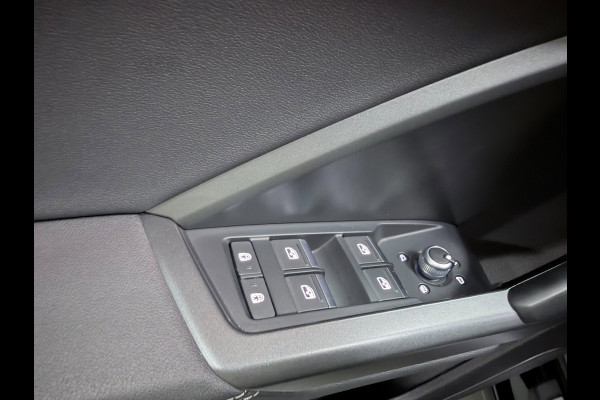 Audi Q3 Sportback 35 TFSI 2X S-LINE BLACKLINE 20'' SFEERVERL/CARPLAY/ADAPT-CR/DAB/SONOS/ELECTR-STOELEN///