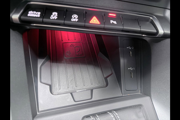 Audi Q3 Sportback 35 TFSI 2X S-LINE BLACKLINE 20'' SFEERVERL/CARPLAY/ADAPT-CR/DAB/SONOS/ELECTR-STOELEN///