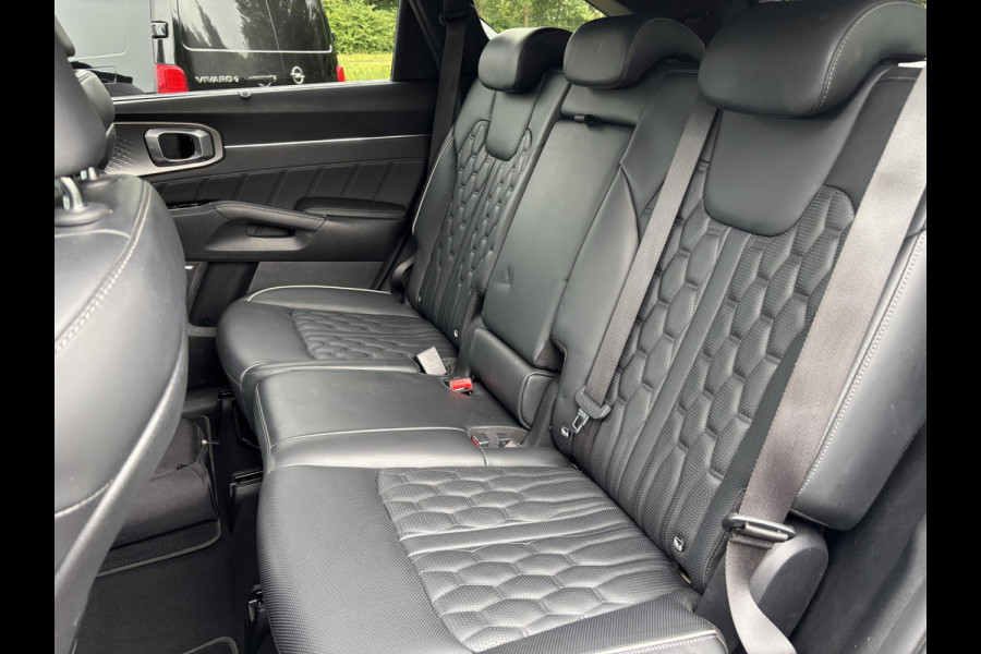 Kia Sorento 1.6 T-GDI Plug-in Hybrid 4WD ExecutiveLine 7p. 265 PK | 360 Camera |  Afneembare trekhaak |  BTW verrekenbaar | Bestuurdersstoel Met Geheugen |  Geluidssysteem Bose | Stoelverwarming | Achterstoelverwarming