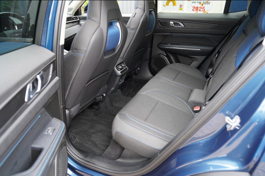 Lynk & Co 01 1.5|Prijs incl. 12 mnd garantie| Afn Trekhaak Panoramadak Navi Apple carplay/Android auto Camera