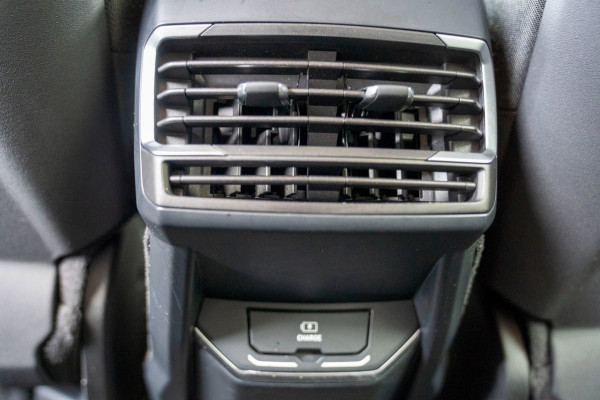 Lynk & Co 01 1.5|Prijs incl. 12 mnd garantie| Afn Trekhaak Panoramadak Navi Apple carplay/Android auto Camera