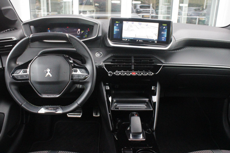Peugeot e-208 EV GT 136PK 50 kWh | NAVIGATIE 10" TOUCHSCREEN | APPLE CARPLAY/ANDROID AUTO | PARKEERSENSOREN VOOR + ACHTER | ACHTERUITRIJ CAMERA | FULL LED KOPLAMPEN | 17" LICHTMETALEN VELGEN | CLIMATE CONTROL | CRUISE CONTROL | DAB+ RADIO | REGEN/LICHT SENSOR | SNELLAAD FUNCTIE | ALL SEASON BANDEN |