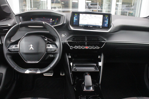 Peugeot e-208 EV GT 136PK 50 kWh | NAVIGATIE 10" TOUCHSCREEN | APPLE CARPLAY/ANDROID AUTO | PARKEERSENSOREN VOOR + ACHTER | ACHTERUITRIJ CAMERA | FULL LED KOPLAMPEN | 17" LICHTMETALEN VELGEN | CLIMATE CONTROL | CRUISE CONTROL | DAB+ RADIO | REGEN/LICHT SENSOR | SNELLAAD FUNCTIE | ALL SEASON BANDEN |
