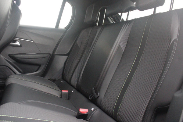 Peugeot e-208 EV GT 136PK 50 kWh | NAVIGATIE 10" TOUCHSCREEN | APPLE CARPLAY/ANDROID AUTO | PARKEERSENSOREN VOOR + ACHTER | ACHTERUITRIJ CAMERA | FULL LED KOPLAMPEN | 17" LICHTMETALEN VELGEN | CLIMATE CONTROL | CRUISE CONTROL | DAB+ RADIO | REGEN/LICHT SENSOR | SNELLAAD FUNCTIE | ALL SEASON BANDEN |