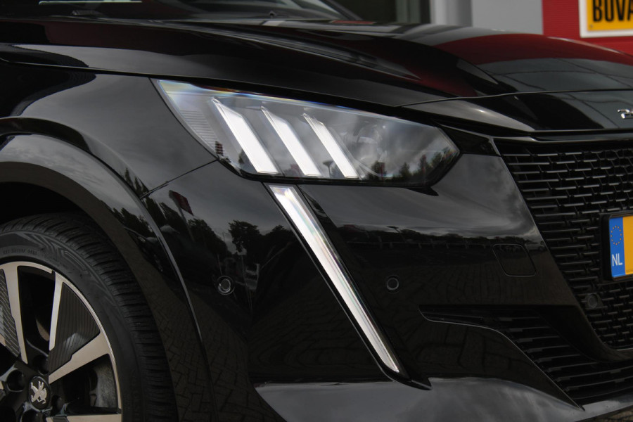 Peugeot e-208 EV GT 136PK 50 kWh | NAVIGATIE 10" TOUCHSCREEN | APPLE CARPLAY/ANDROID AUTO | PARKEERSENSOREN VOOR + ACHTER | ACHTERUITRIJ CAMERA | FULL LED KOPLAMPEN | 17" LICHTMETALEN VELGEN | CLIMATE CONTROL | CRUISE CONTROL | DAB+ RADIO | REGEN/LICHT SENSOR | SNELLAAD FUNCTIE | ALL SEASON BANDEN |