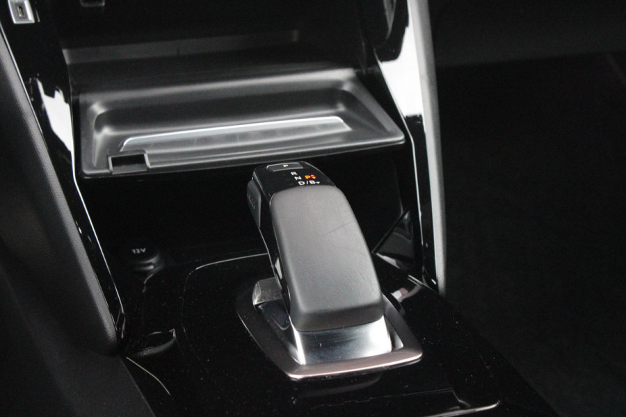 Peugeot e-208 EV GT 136PK 50 kWh | NAVIGATIE 10" TOUCHSCREEN | APPLE CARPLAY/ANDROID AUTO | PARKEERSENSOREN VOOR + ACHTER | ACHTERUITRIJ CAMERA | FULL LED KOPLAMPEN | 17" LICHTMETALEN VELGEN | CLIMATE CONTROL | CRUISE CONTROL | DAB+ RADIO | REGEN/LICHT SENSOR | SNELLAAD FUNCTIE | ALL SEASON BANDEN |