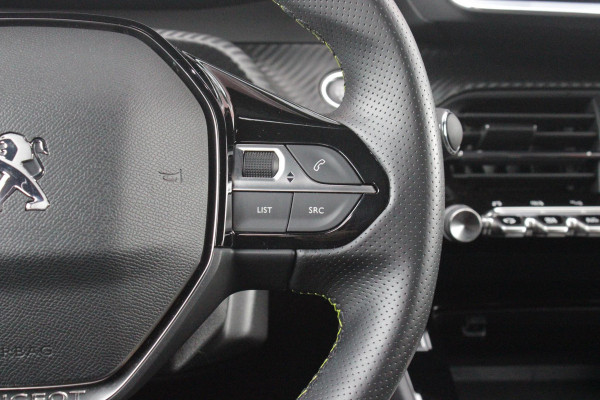 Peugeot e-208 EV GT 136PK 50 kWh | NAVIGATIE 10" TOUCHSCREEN | APPLE CARPLAY/ANDROID AUTO | PARKEERSENSOREN VOOR + ACHTER | ACHTERUITRIJ CAMERA | FULL LED KOPLAMPEN | 17" LICHTMETALEN VELGEN | CLIMATE CONTROL | CRUISE CONTROL | DAB+ RADIO | REGEN/LICHT SENSOR | SNELLAAD FUNCTIE | ALL SEASON BANDEN |
