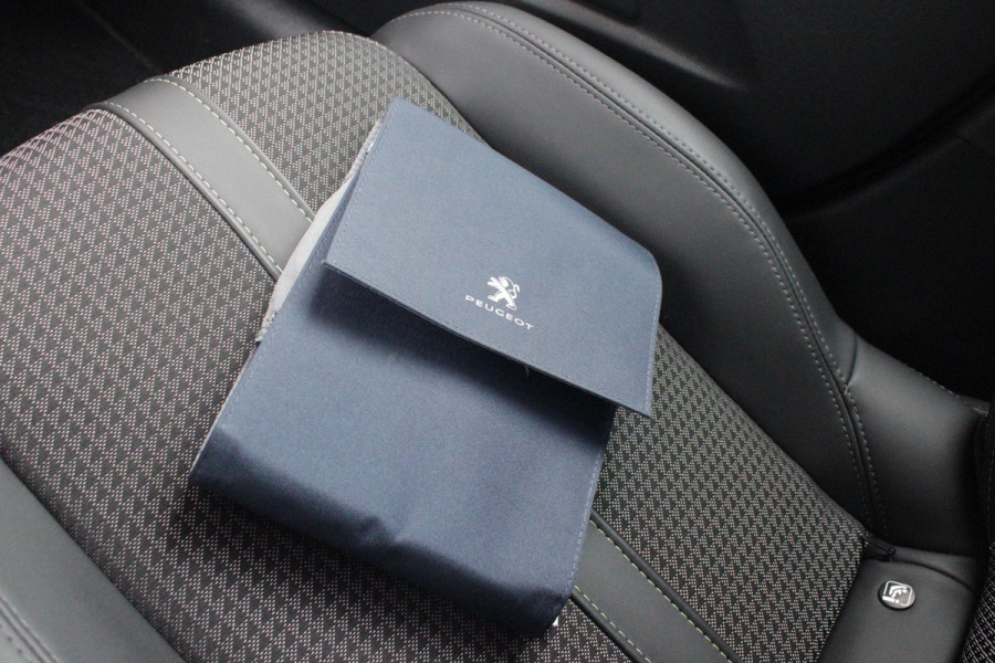 Peugeot e-208 EV GT 136PK 50 kWh | NAVIGATIE 10" TOUCHSCREEN | APPLE CARPLAY/ANDROID AUTO | PARKEERSENSOREN VOOR + ACHTER | ACHTERUITRIJ CAMERA | FULL LED KOPLAMPEN | 17" LICHTMETALEN VELGEN | CLIMATE CONTROL | CRUISE CONTROL | DAB+ RADIO | REGEN/LICHT SENSOR | SNELLAAD FUNCTIE | ALL SEASON BANDEN |